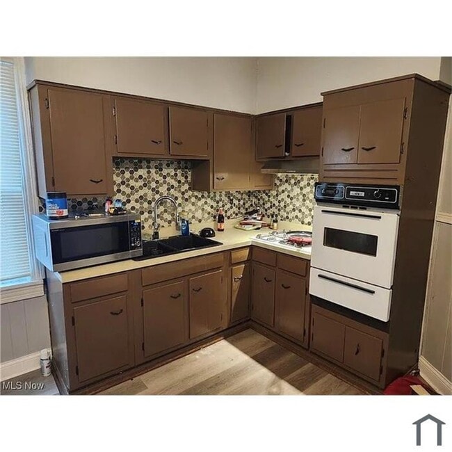 Building Photo - 3517 E 44th St