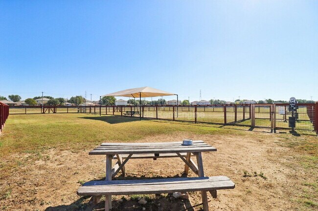 Building Photo - 9639 Shetland Park