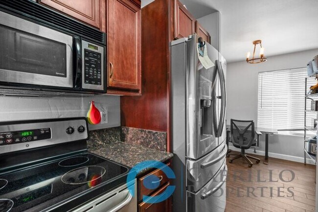 Building Photo - 5402 Balboa Arms Dr