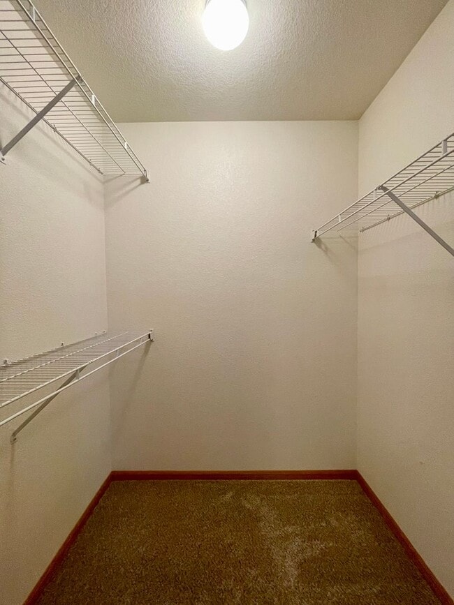Building Photo - 2 Bed, 2 Bath Condo Near CSU!