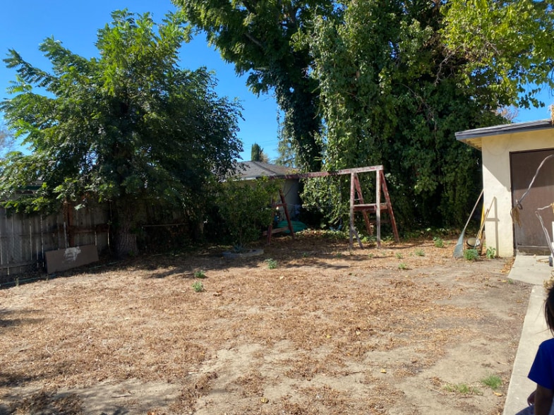 Building Photo - 10860 Freer Ave
