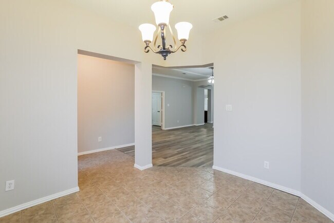 Building Photo - 924 Hemlock Trail