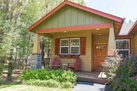 Building Photo - Furnished West Bend Home Available Mid-August