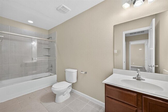 Building Photo - 16506 Lanesborough Dr