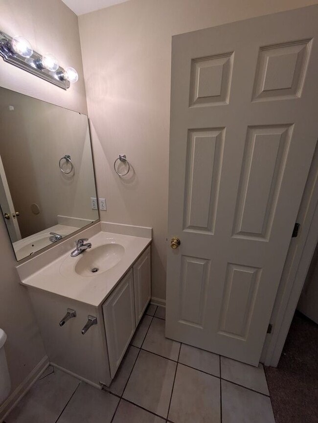 Building Photo - 2BD/2.5BA Unit at Water Oaks