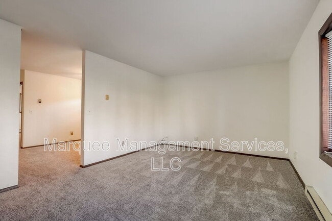 Building Photo - South Bird Street - 416