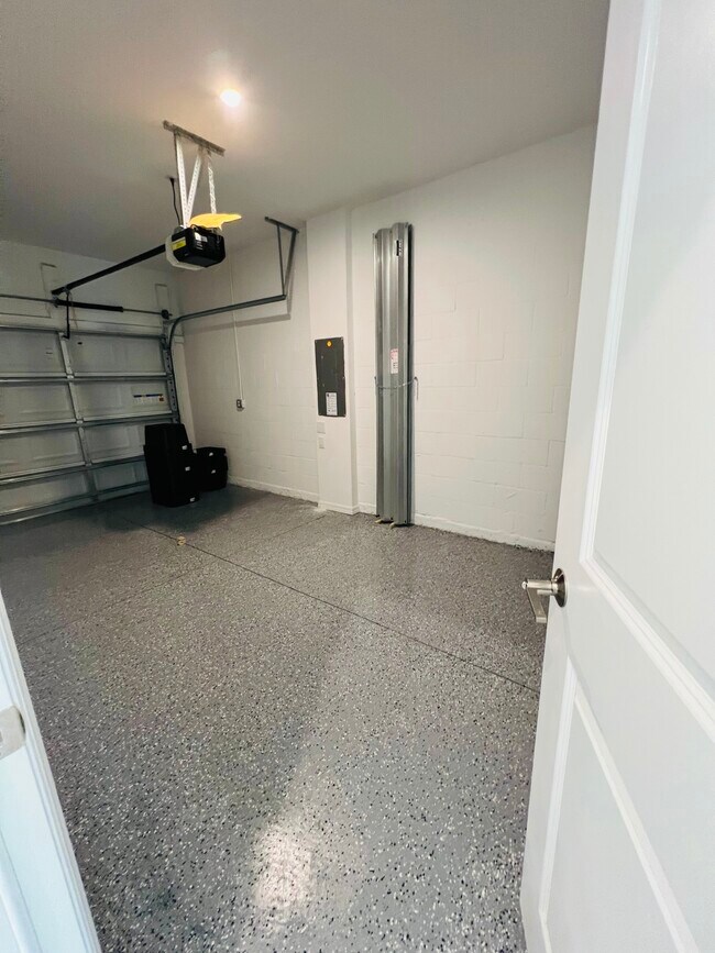 Building Photo - 8549 Lunar Skye St