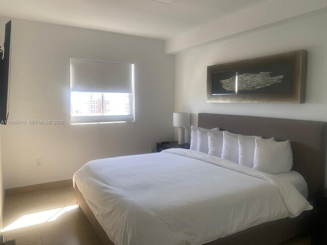 Building Photo - 185 SE 14th Terrace