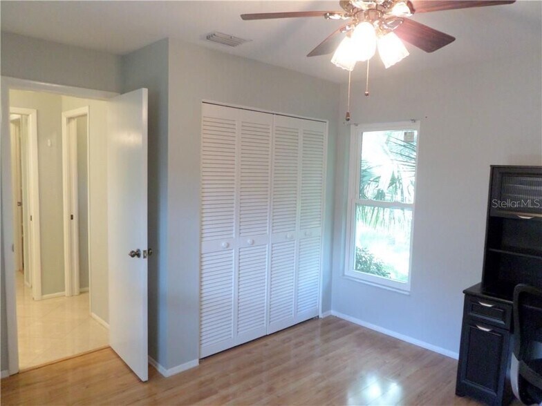 Building Photo - 3601 Garden Lakes Clenet