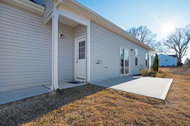 Building Photo - A Charming Ranch style home in Academy Point - minutes to downtown Clayton!