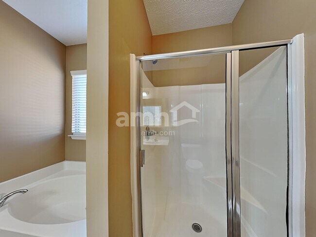 Building Photo - 115 Otter Glen Dr