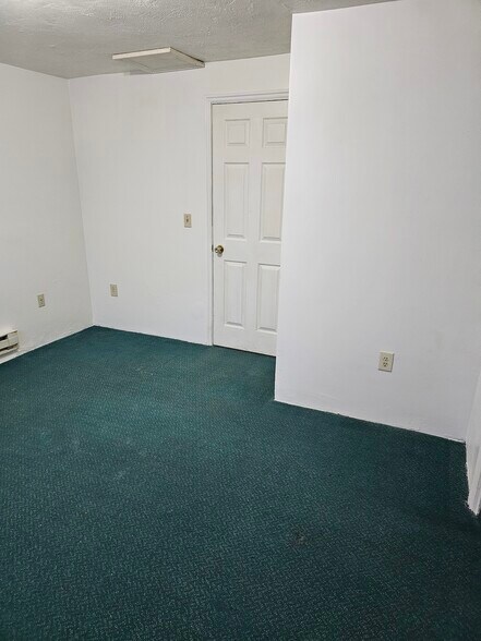 Building Photo - 310 6th St