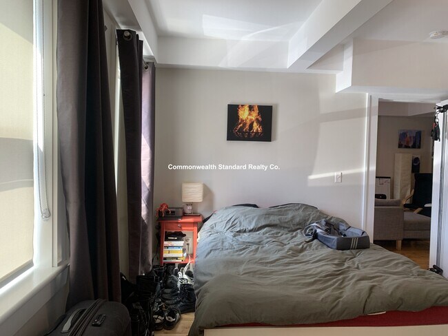 Building Photo - 126 Charles St