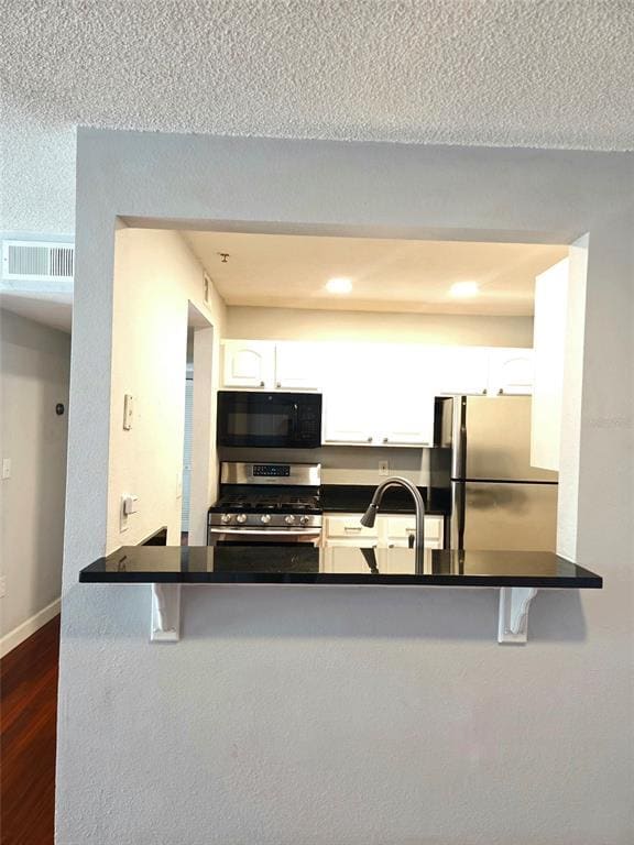 Building Photo - 2035 Dixie Belle Dr