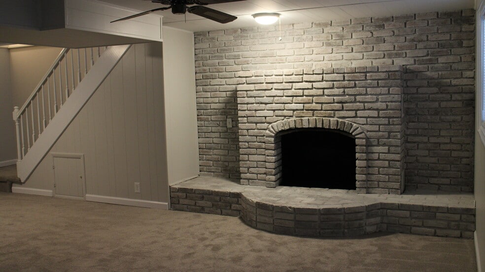 Finished basement area. - 2614 Edge O Lake Dr