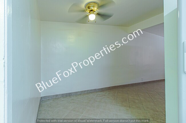 Building Photo - 4825 E 23rd St