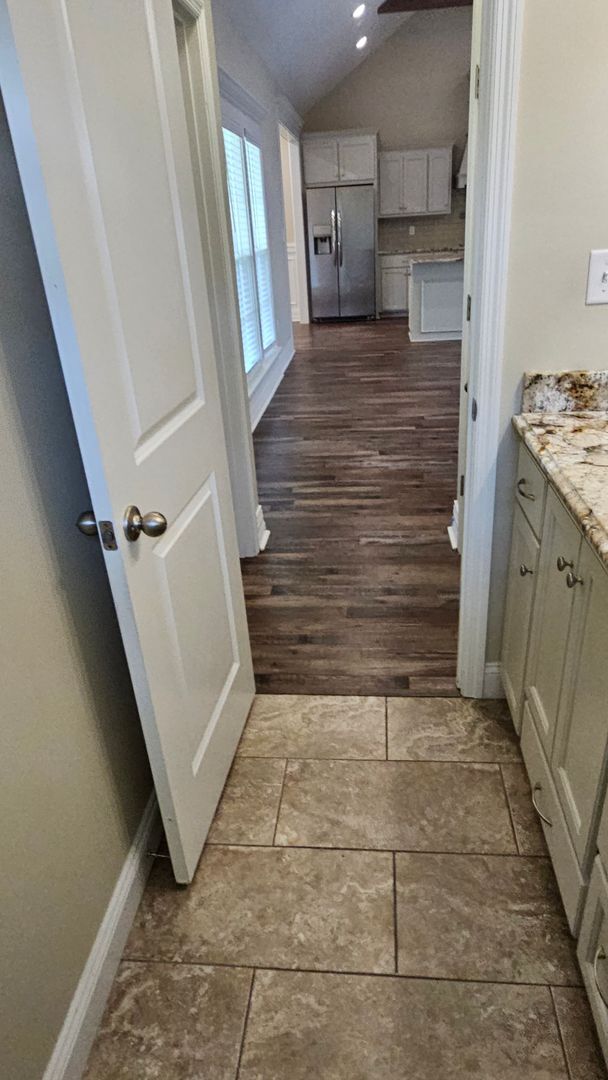 Building Photo - Knights Landing four bedroom home