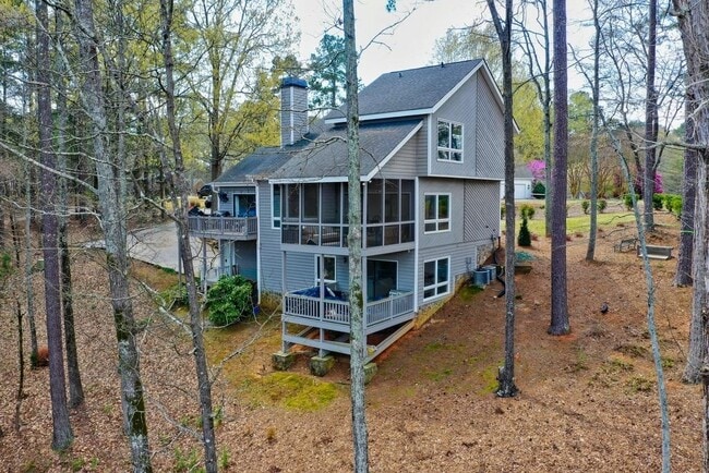 Building Photo - 1900 Snug Harbor Dr