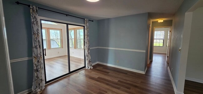 Building Photo - Location, Location, Location! This 3 bedroom / 2 bath is located within walking distance to Druid...