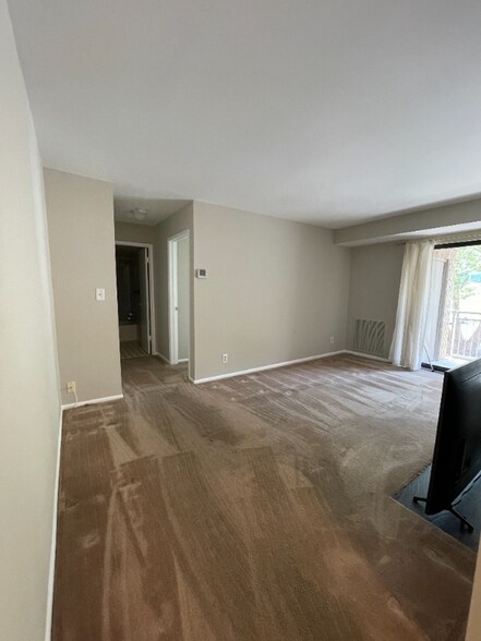 Building Photo - 6003 Majors Ln