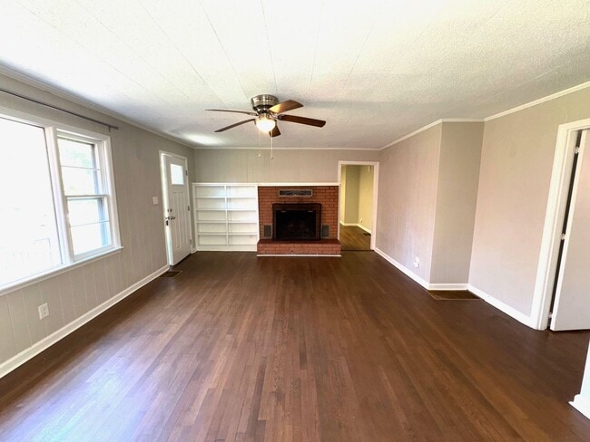 Building Photo - East AVL Spacious Apartment Ready for Occupancy!