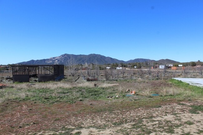 Building Photo - 3 Bed 2 Bath Home for Rent in Anza on 2 pl...