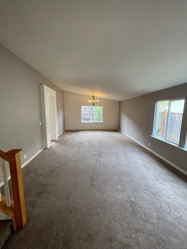 Building Photo - 3141 Ocean Ter