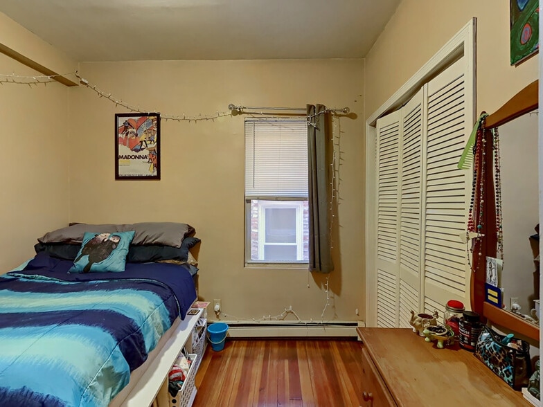 Building Photo - 12 Chilcott Pl