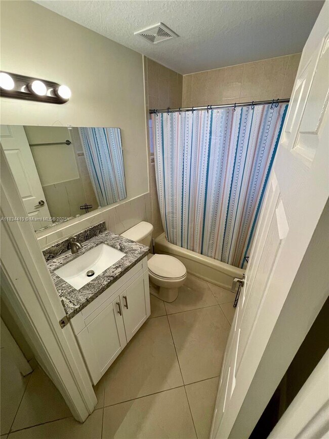 Building Photo - 4101 SW 148th Pl