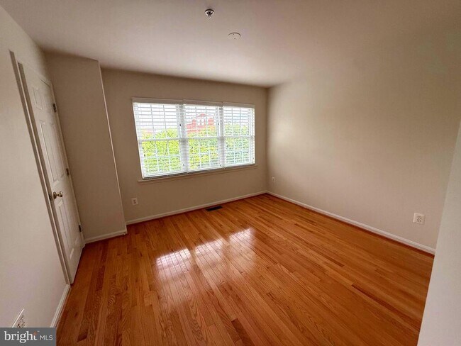 Building Photo - 12174 Chancery Station Cir