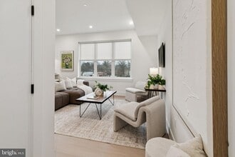 Building Photo - 30 W Allens Ln