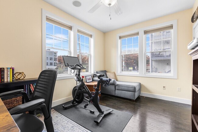 Building Photo - 170 W Fifth St