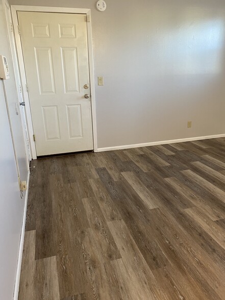 Living room - 7617 69th ave N