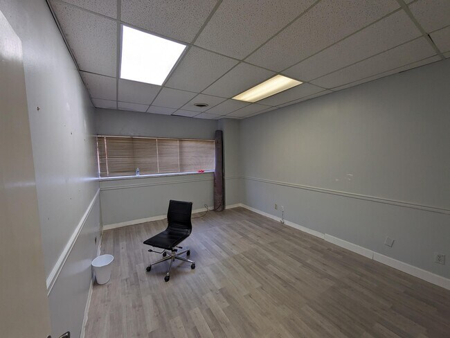 Building Photo - 8315 1st Ave N