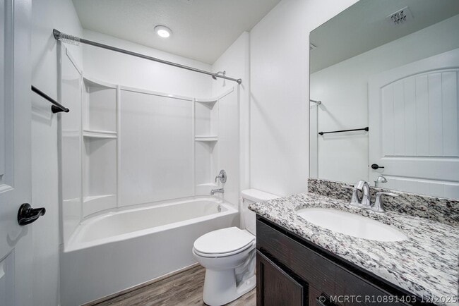 Building Photo - 4631 SW Athena Dr