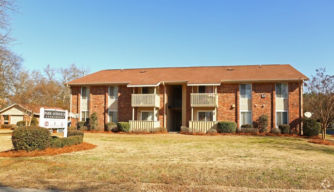 Primary Photo - Park Avenue Apartments I