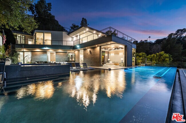 Building Photo - 3712 Broadlawn Dr