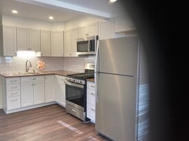 Building Photo - 19 Conger Ave