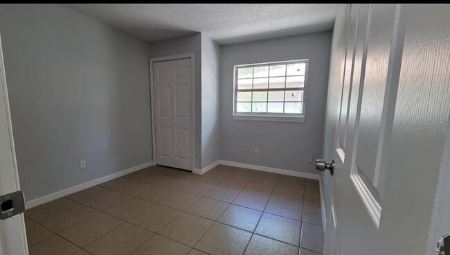 Building Photo - 508 N Rosland Dr
