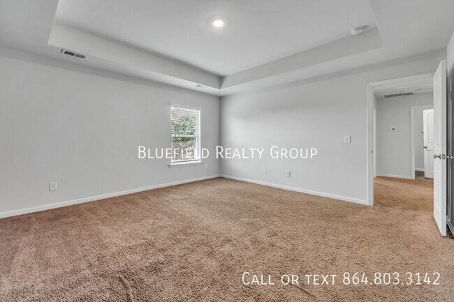 Building Photo - 815 Vanguard St