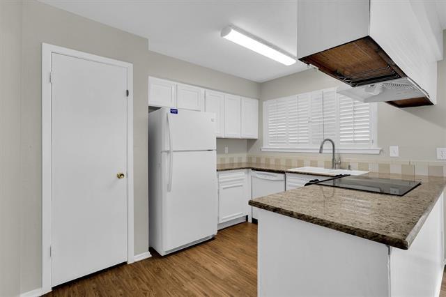 Building Photo - 1113 Holbrook Dr