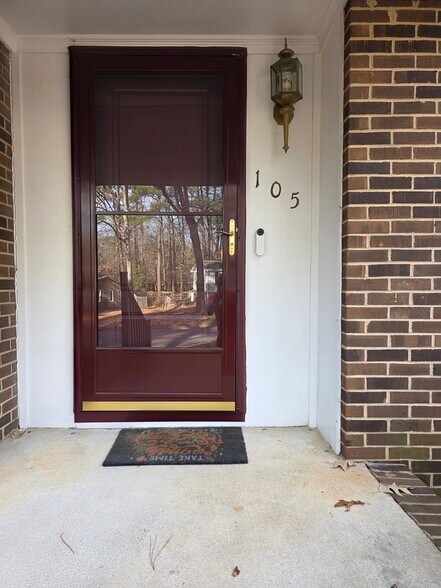 Building Photo - 105 Castle Manor Ct