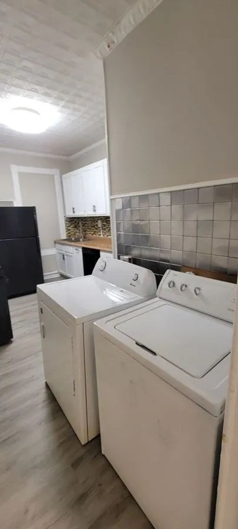 Building Photo - Spacious 3-Bedroom Home in West Baltimore City – Available Now