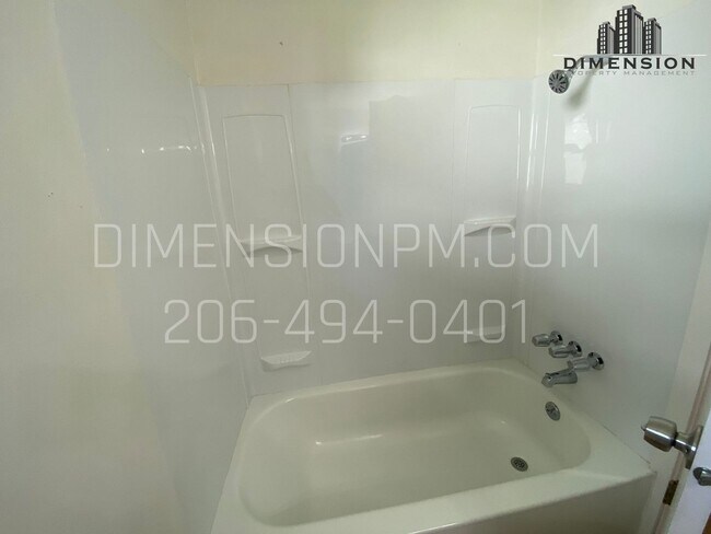 Building Photo - Sheridan Duplex
