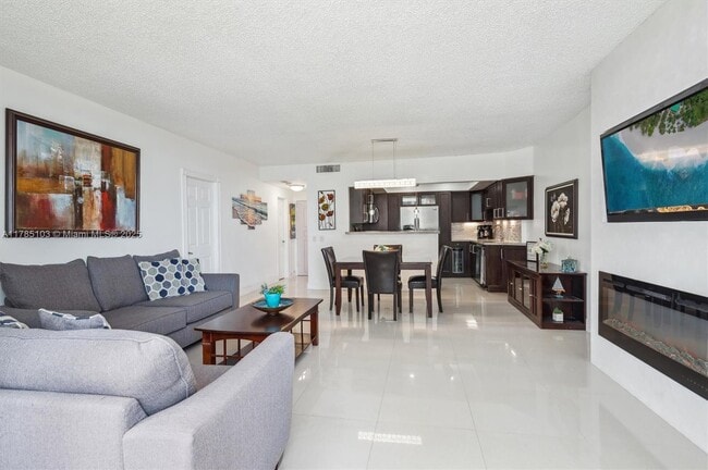 Building Photo - 3505 S Ocean Dr