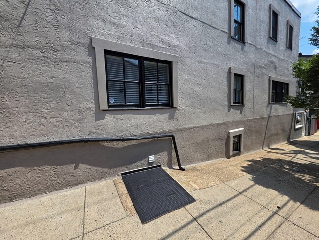 Building Photo - 4338 Cresson St