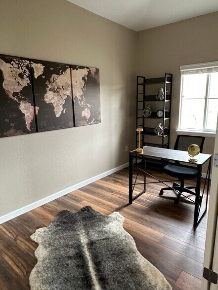 Building Photo - 6253 Kilmer Loop