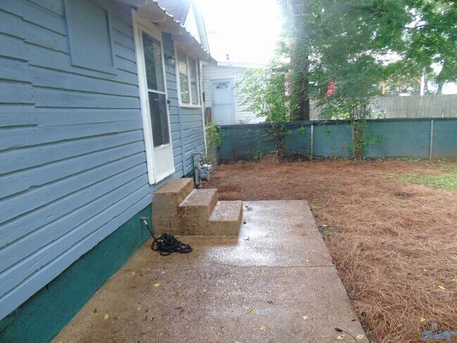 Building Photo - 802 Beirne Ave NE