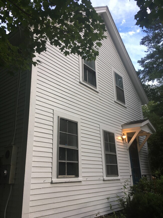 Building Photo - 468 Union St