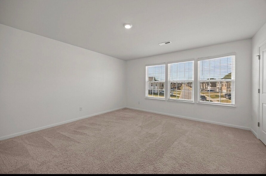 Building Photo - 1917 Rolling Meadows Dr